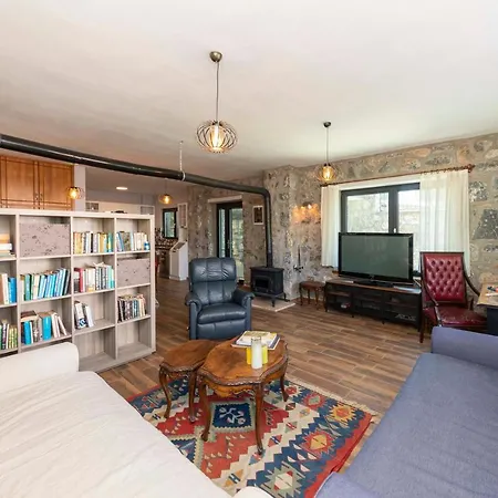 Eclectic Studio Near Sea In Bodrum Guvercinlik